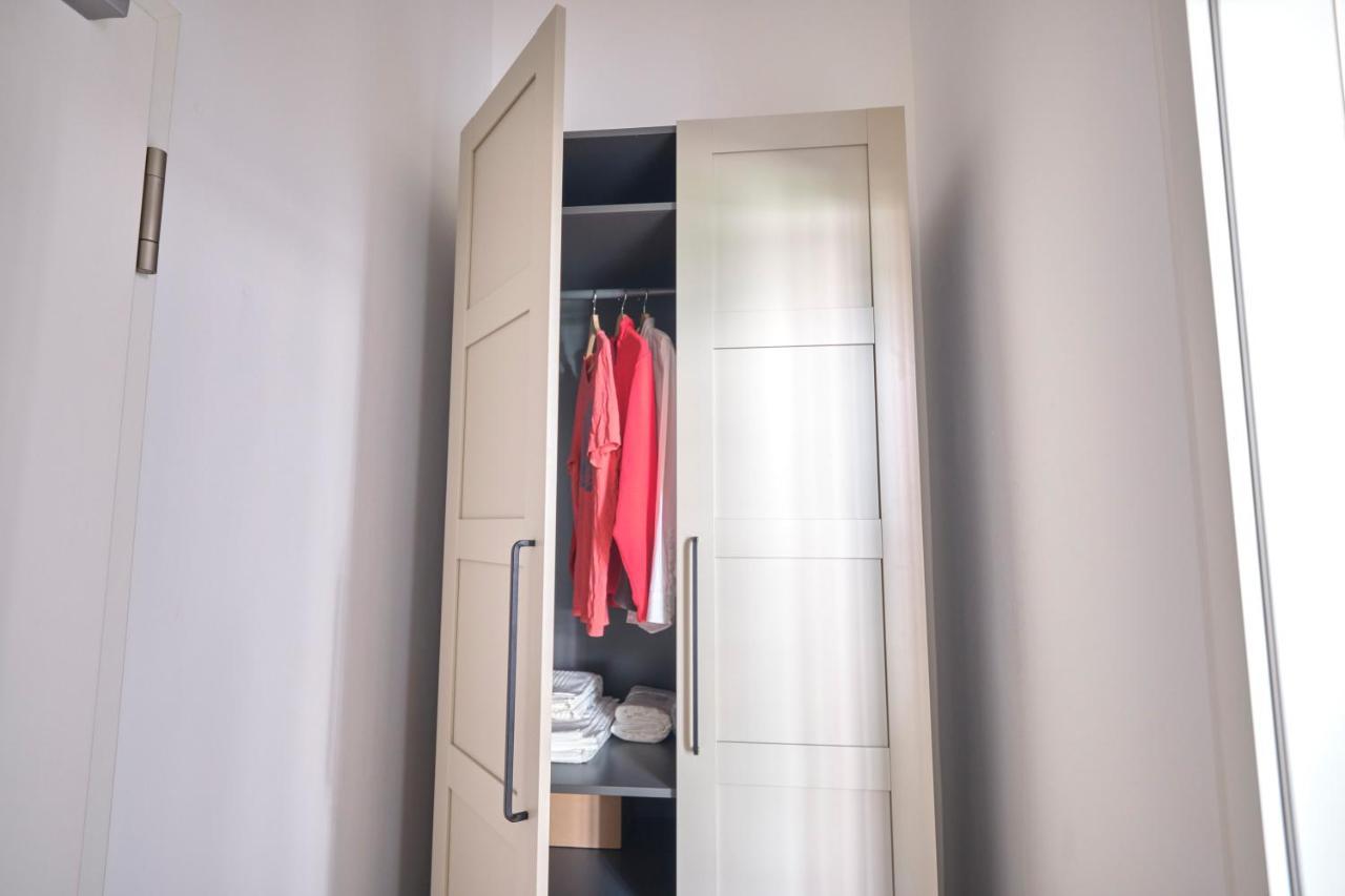 Historisches Deluxe Apartment Im Marianum ノイス エクステリア 写真