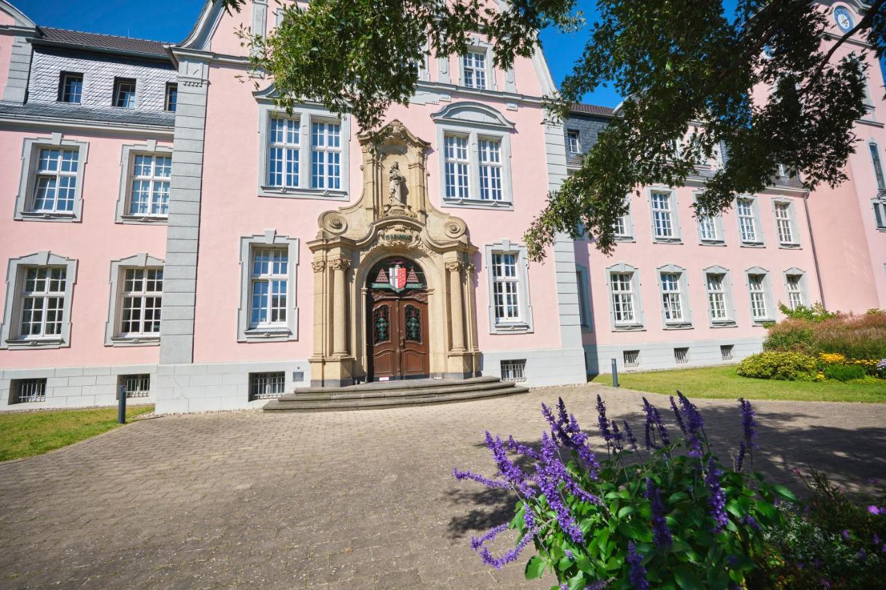 Historisches Deluxe Apartment Im Marianum ノイス エクステリア 写真