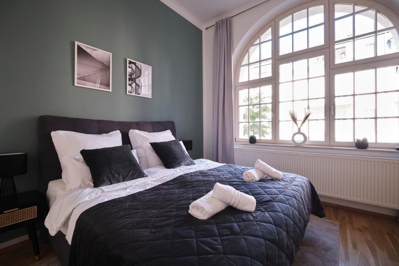 Historisches Deluxe Apartment Im Marianum ノイス エクステリア 写真