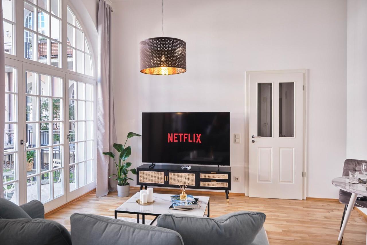Historisches Deluxe Apartment Im Marianum ノイス エクステリア 写真