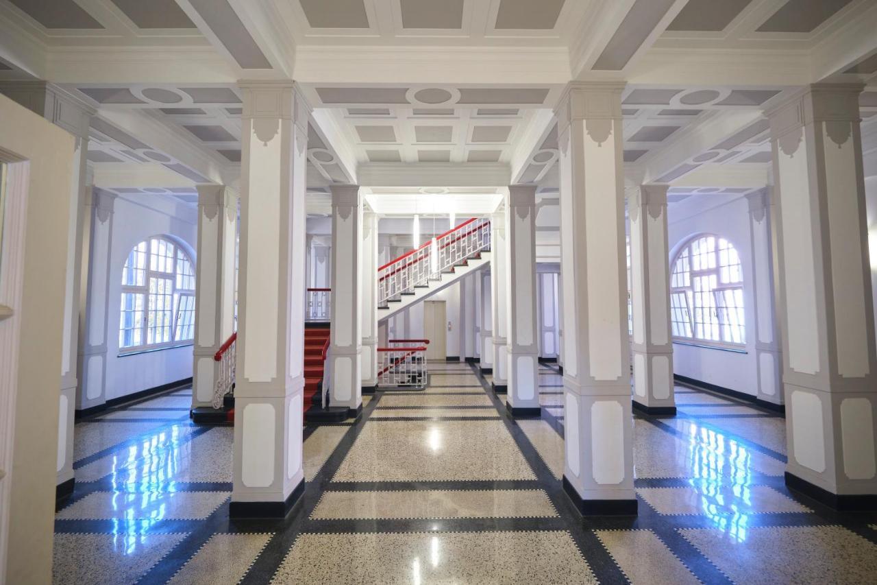 Historisches Deluxe Apartment Im Marianum ノイス エクステリア 写真