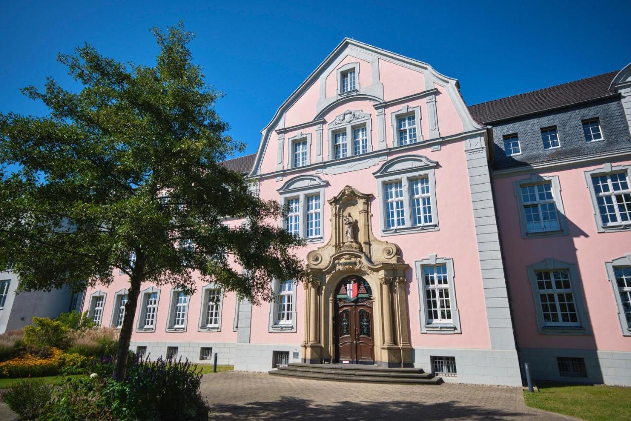 Historisches Deluxe Apartment Im Marianum ノイス エクステリア 写真