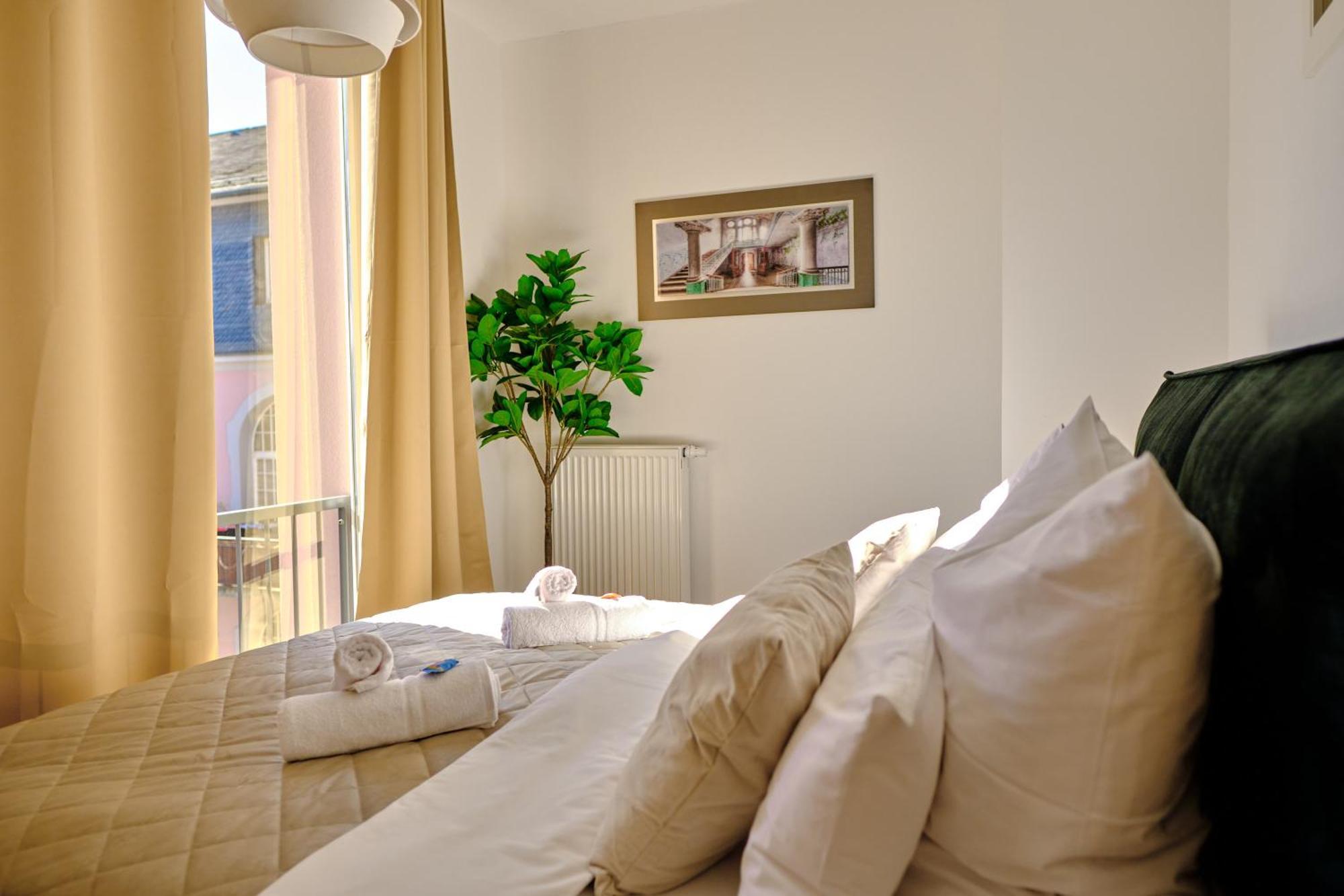 Historisches Deluxe Apartment Im Marianum ノイス エクステリア 写真