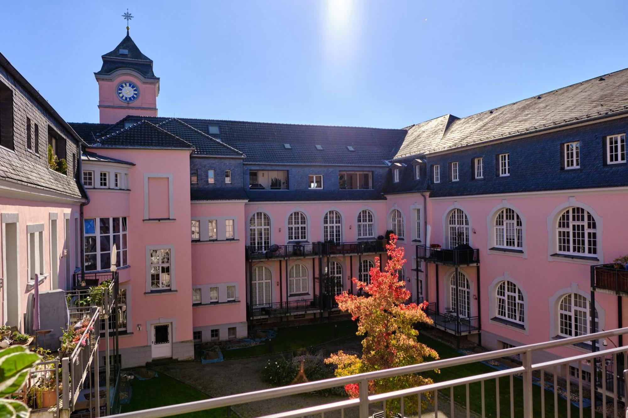Historisches Deluxe Apartment Im Marianum ノイス エクステリア 写真